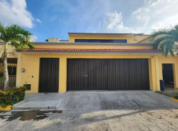Casa · 260m² · 3 Recámaras · 3 Estacionamientos · Casa en Renta Fracc Puerta Real Villahermosa