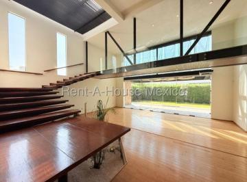 Casa de 4 habitaciones, Querétaro · El Campanario. Renta - Casa con 4 Recámaras, Cuarto de Servicio, Área de Tv