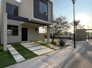 Casa de 3 habitaciones, Querétaro · Bonita Casa en Venta Cochera Cubierta 3 Recam Vigilancia Queretaro (A 12 Min Juriquilla)