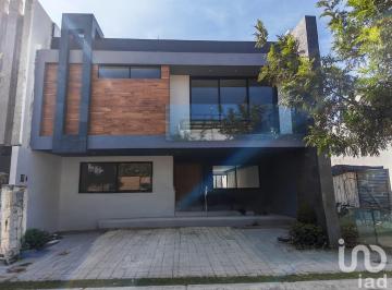 Casa · 355m² · 5 Recámaras · Casa en Venta en Parque Colima Lomas de Angelópolis