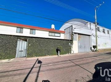 Bodega comercial · 932m² · 2 Recámaras · 20 Estacionamientos · Se Vende Bodega Comercial