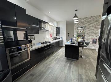 Casa · 450m² · 3 Recámaras · 2 Estacionamientos · Casa en Venta en Cumbres Elite, Monterrey Nuevo Leon