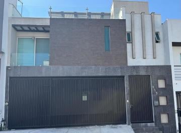 Casa · 161m² · 3 Recámaras · 2 Estacionamientos · Casa en Venta en Cumbres Elite Monterrey Nuevo Leon