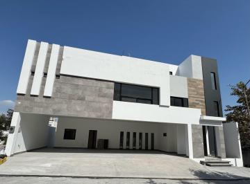 Casa · 749m² · 4 Recámaras · 4 Estacionamientos · Casa en Venta en Cumbres Elite Monterrey Nuevo Leon