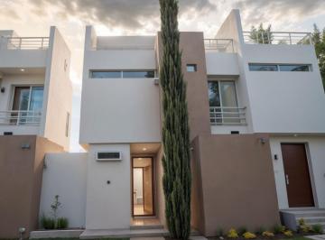 Casa de 3 habitaciones, El Marqués · Casa en Venta Entre El Refugio y Zibatá, 3 Recámaras, 3.5 Baños, Roof Garden