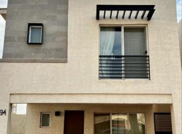 Casa · 141m² · Casa en Venta o Renta en Boreal en Esquina