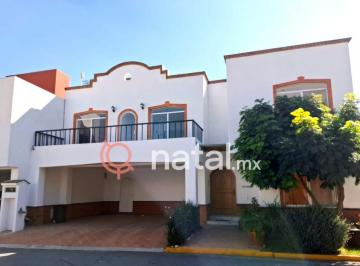 Casa de 4 habitaciones, San Andrés Cholula · Casa en Venta de 332 m² de Construcción con 4 Habitaciones, Una en Planta Baja, a un Paso de Udlap