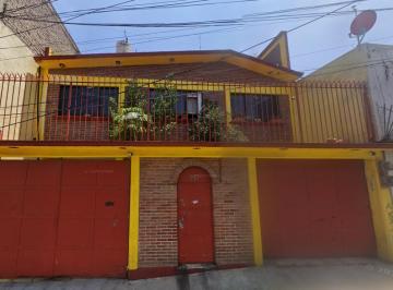 Casa de 4 habitaciones, Coyoacán · Casa en Venta en Colonia Pedregal de Santo Domingo Coyoacan
