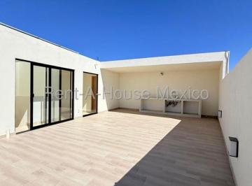 Casa de 4 habitaciones, Querétaro · Valle de Juriquilla, Venta - Casa con Área de Tv, 4 Recámaras, Roof, Cuarto de Servicio