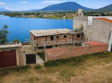 Casa de 4 habitaciones, Huimilpan · Casa con Vista Al Lago, 354 m² de Terreno y 4 Recámaras en Venta en Huimilpan