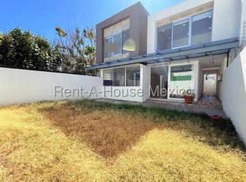 Casa de 3 habitaciones, Querétaro · Venta. Cumbres del Lago - Casa con Cuarto de Tv, 3 Recámaras, Estudio