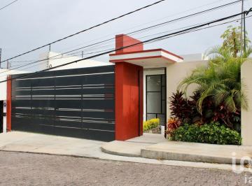 Casa · 333m² · 3 Recámaras · 2 Estacionamientos · Casa en Venta en Burgos, Temixco, Cuernavaca, Morelos