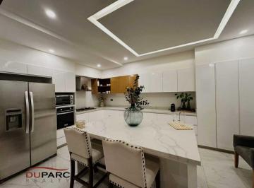Casa de 3 habitaciones, Carmen · Casa en Venta, 3 Rec + Piscina + Sala Tv + Family Room