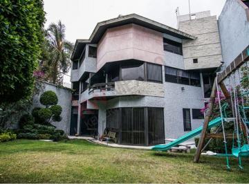 Casa de 5 habitaciones, Tlalpan · Casa en Venta con 5 Habitaciones + Squash + Jardín.