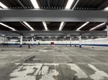 Local comercial · 5870m² · Renta de Bodega en Tlanepantla en Parque Industrial, Gustavo de Baz – 2,576 m² con 6 Andenes