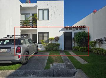 Departamento · 80m² · 2 Recámaras · 1 Estacionamiento · Depto Más Estudio Independiente a 8 Min de La Playa. Fracc. Las Ceibas Jarretaderas