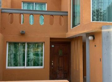 Casa de 3 habitaciones, Cuautinchán · Venta de Casa de Dos Niveles con Fachada Distintiva y Amplios Ventanales con 161 m² Superficie