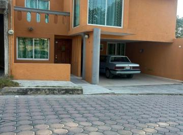 Casa de 3 habitaciones, Cuautinchán · Venta de Casa de Dos Niveles con Fachada Distintiva y Amplios Ventanales con 161 m² Superficie