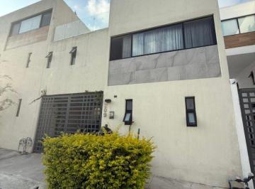 Casa de 3 habitaciones, García · Casa en Venta de Dominio Cumbres