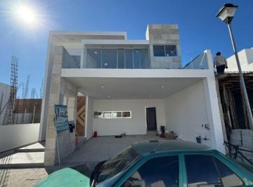 Casa en condominio de 4 habitaciones, Mazatlán · Casa en Venta en Mazatlan, Sinaloa (Fraccionamiento Altabrisa - Cerritos)