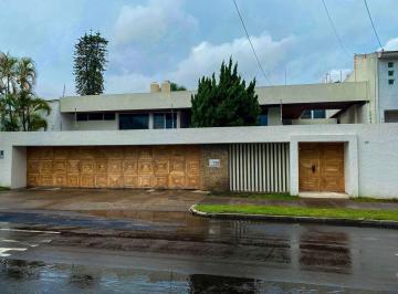 Casa · 1100m² · 4 Recámaras · 8 Estacionamientos · Casa en Venta en Ciudad del Sol