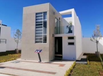 Casa de 3 habitaciones, Aguascalientes · Casa en Venta en Rancho Santa Mónica en Coto con Seguridad