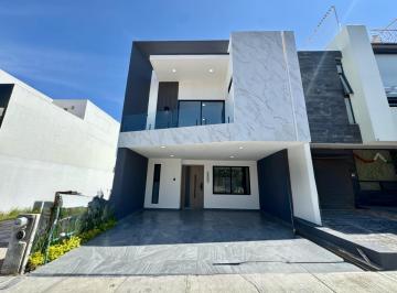 Casa · 246m² · 3 Recámaras · 2 Estacionamientos · Casa en Preventa, La Antigua Cementera, con Roof Garden