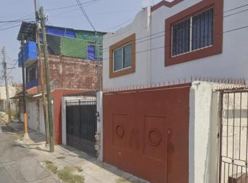 Casa · 90m² · 3 Recámaras · 1 Estacionamiento · Casa en Héroes de Puebla