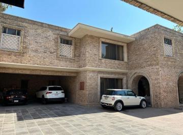 Casa de 4 habitaciones, San Pedro Garza García · Casa en Venta en San Pedro Garza García, Nuevo León