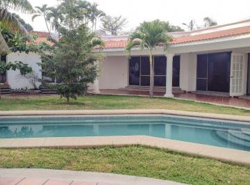 Casa de 3 habitaciones, Cuernavaca · Cuernavaca Venta Casa un Solo Piso Privada en Zona Sur Jardín y Alberca