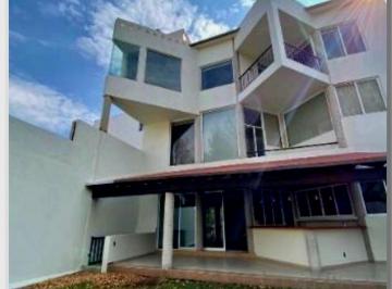Casa en condominio de 4 habitaciones, Huixquilucan · Amplia y Hermosa Casa de 5 Recámaras en Col. Lomas de La Herradura