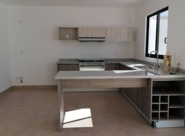 Casa en condominio · 211m² · 4 Recámaras · 2 Estacionamientos · Casa en Venta en Torre de Piedra El Refugio