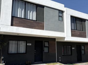 Casa en condominio · 108m² · 3 Recámaras · 2 Estacionamientos · Casa en Renta en Zibata