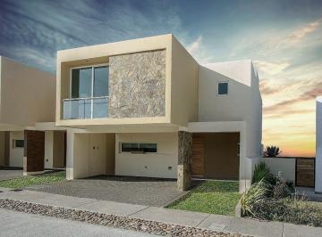 Casa en condominio · 214m² · 3 Recámaras · 3 Estacionamientos · Casa en Renta en La Vista Residencial