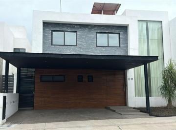 Casa en condominio · 235m² · 3 Recámaras · 3 Estacionamientos · Venta Casa Mision San Jerónimo, Querétaro