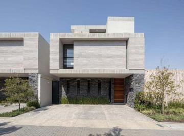 Casa en condominio · 254m² · 3 Recámaras · 3 Estacionamientos · Renta Casa Nueva en Querétaro, Altos Juriquilla