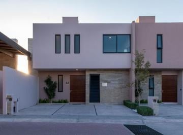 Casa en condominio · 127m² · 3 Recámaras · 2 Estacionamientos · Casa en Venta en Virrey de Cataluña (Lomas del Marqués)