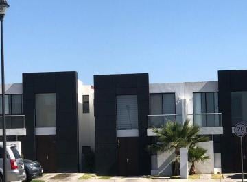 Casa en condominio · 120m² · 3 Recámaras · 2 Estacionamientos · Casa en Venta en Juriquilla Santa Fe