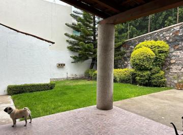 Casa en condominio · 225m² · 4 Recámaras · 2 Estacionamientos · Casa en Venta en Colinas del Bosque