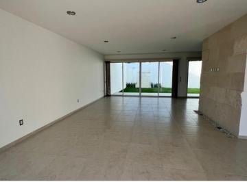Casa en condominio · 285m² · 3 Recámaras · 3 Estacionamientos · Casa en Renta en Lomas de Juriquilla
