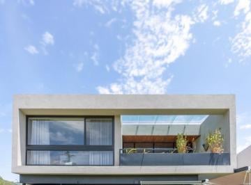 Casa en condominio · 469m² · 4 Recámaras · 4 Estacionamientos · Casa en Venta en Altozano