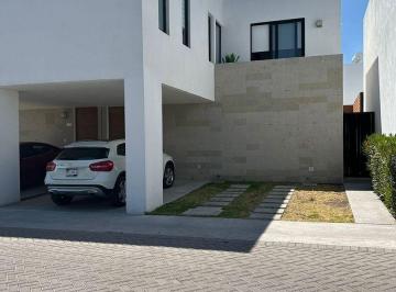 Casa en condominio · 195m² · 3 Recámaras · 2 Estacionamientos · Casa en Renta Amueblada en Altos de Juriquilla