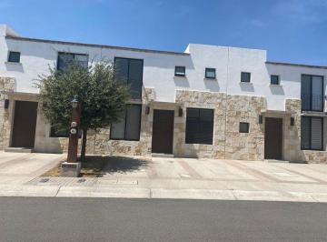 Casa en condominio · 139m² · 3 Recámaras · 2 Estacionamientos · Casa en Renta en El Refugio