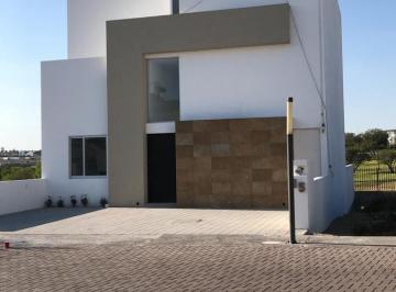 Casa en condominio · 239m² · 4 Recámaras · 3 Estacionamientos · Casa en Venta en La Vista Residencial