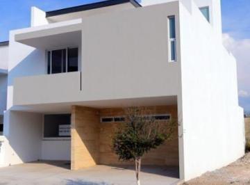 Casa en condominio · 360m² · 5 Recámaras · 3 Estacionamientos · Casa en Renta en La Vista Residencial