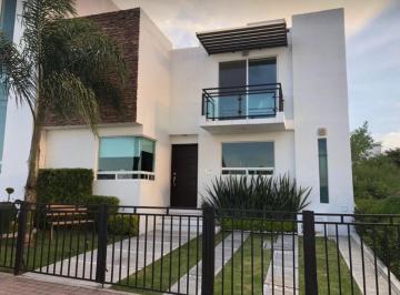 Casa · 182m² · 3 Recámaras · 2 Estacionamientos · Casa en Venta en El Mirador