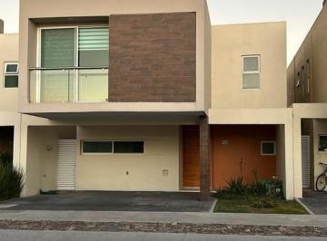 Casa en condominio · 214m² · 3 Recámaras · 3 Estacionamientos · Casa en Renta en La Vista Residencial