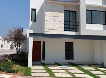Casa en condominio · 213m² · 4 Recámaras · 2 Estacionamientos · Casa en Renta en Zibata