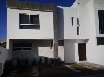 Casa en condominio · 234m² · 4 Recámaras · 2 Estacionamientos · Casa en Renta en Condesa Juriquilla