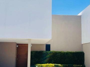 Casa en condominio · 220m² · 3 Recámaras · 2 Estacionamientos · Casa en Renta en Gran Capricho Juriquilla